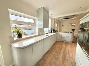 Photo 19- click for photo gallery